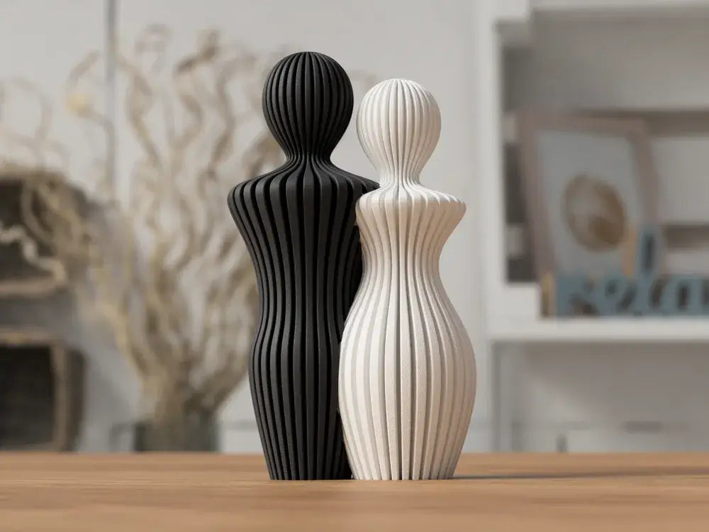Statue Couple 2